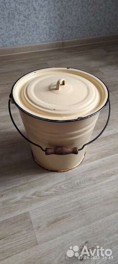 Ведро эмалированное с крышкой