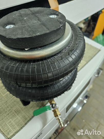 Пневмодомкрат