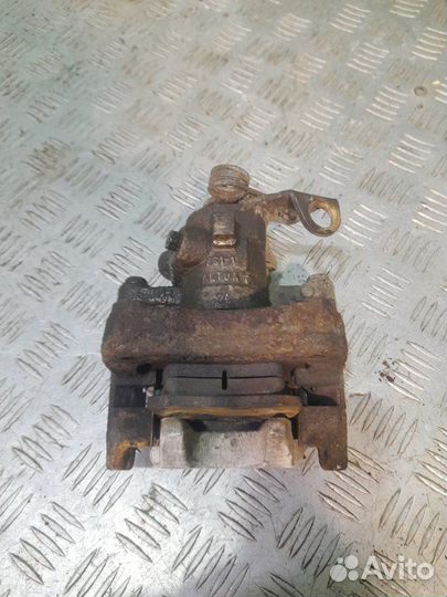 Суппорт задний правый Peugeot 408 седан 1.6 2012