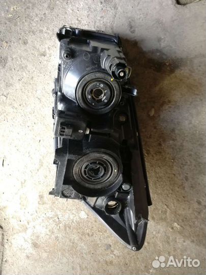 Фара правая Toyota Rav 4