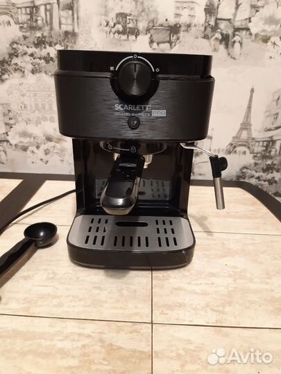 Кофеварка рожкового типа Scarlett SC-CM33015