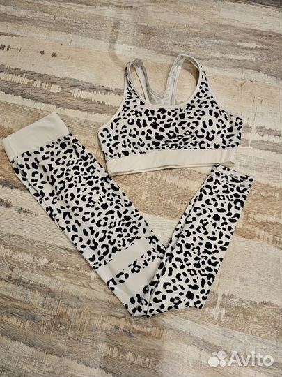 Спортивный костюм для тренировок