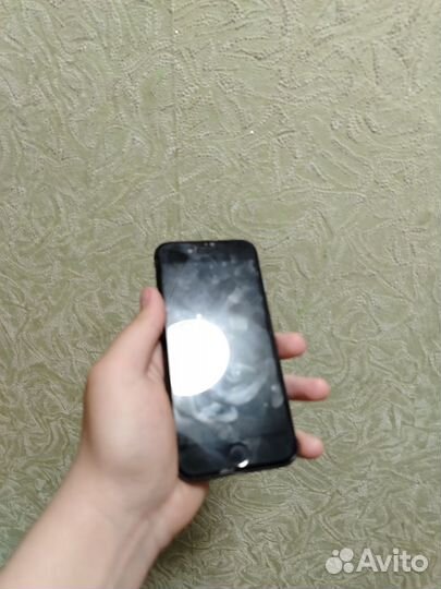 iPhone 8, 64 ГБ