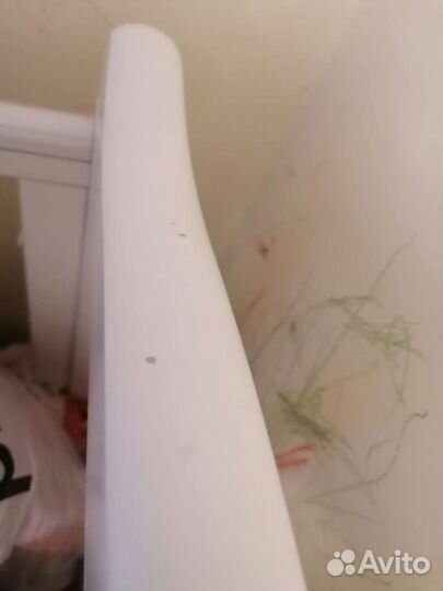 Детская кроватка с маятником и ящиком