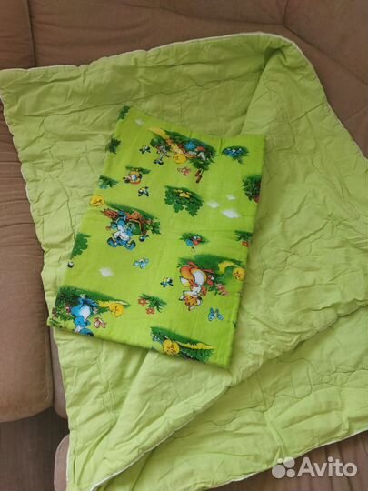 Детское одеяло и подушка в кроватку