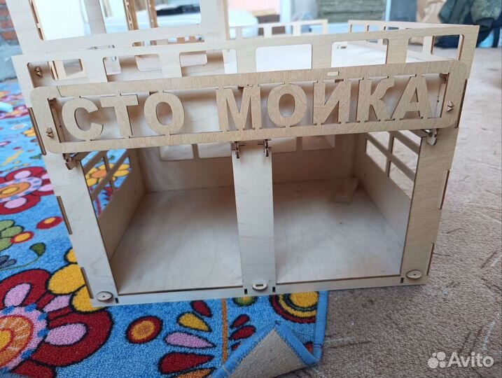 Деревянная парковка для машинок