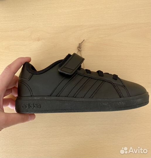 Кроссовки adidas кожаные р. 31