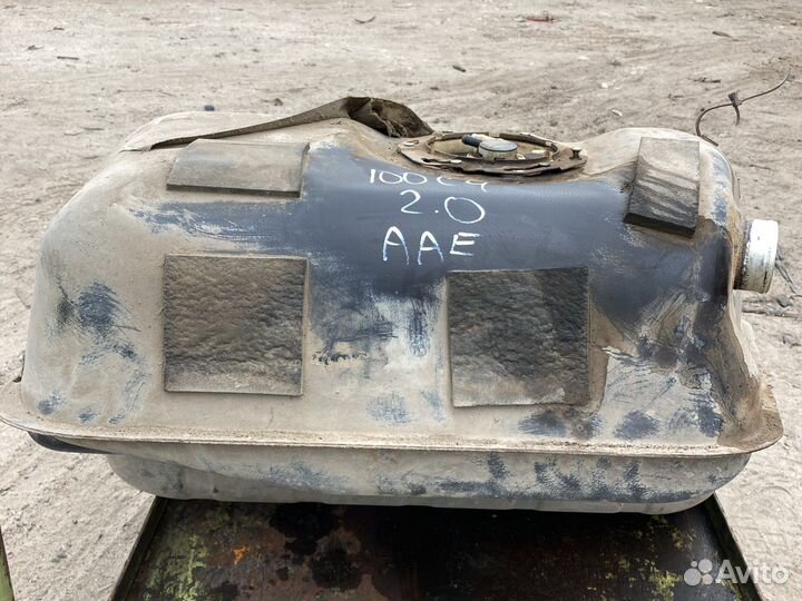 Бензобак ауди 100 С4