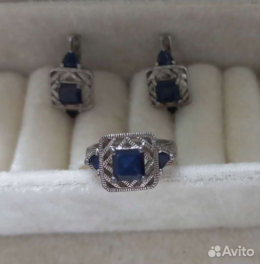 Серебряные серьги с сапфирами