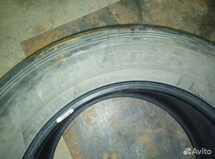 Dunlop D87M 285/50 R18
