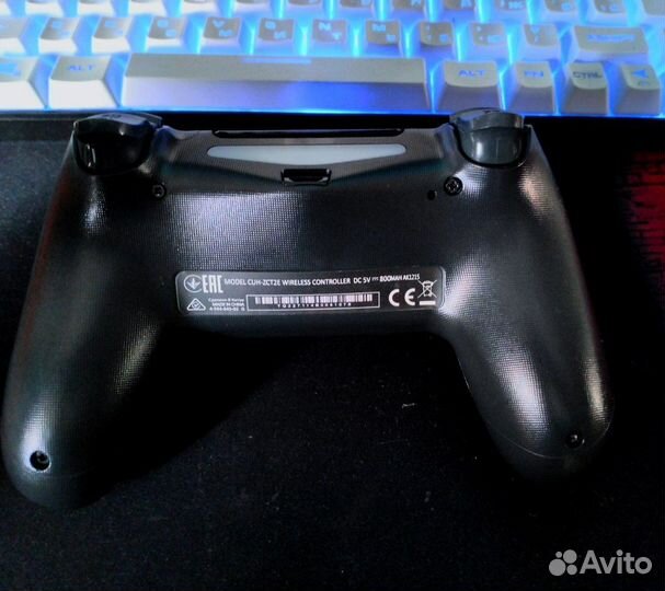 Геймпад Dualshock 4
