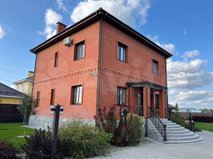 Дом 169,4 м² на участке 15 сот.