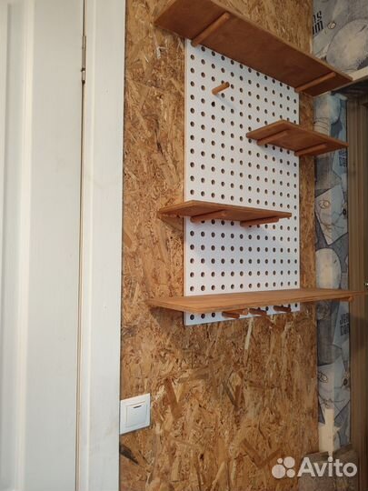Настенная панель с полками(пегборд)