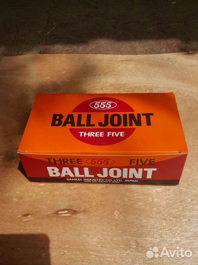 Шаровая опора нижняя правая наТойоту Веросса