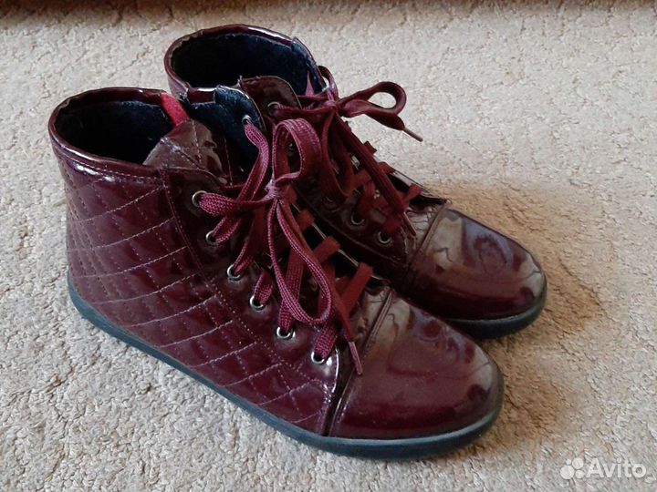 Ботинки лаковые для девочки