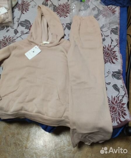 Спортивный костюм женский