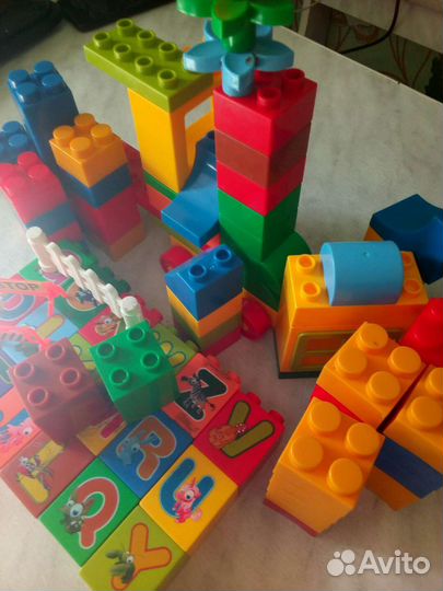 Разные конструкторы, мозаика, робот, пистолет