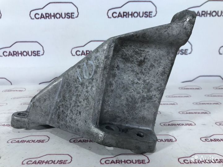 Кронштейн двигателя левый Audi Q5 2.0 CDN