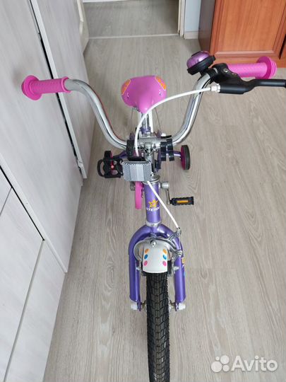 Детский велосипед с ручкой