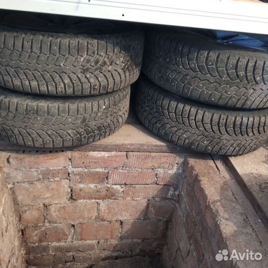 Bridgestone Blizzak Nordic 245/65 R17 111T