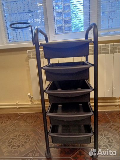 Парикмахерская тележка на колесиках