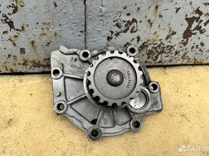 Помпа Volvo XC90 2002-2014 2.9T