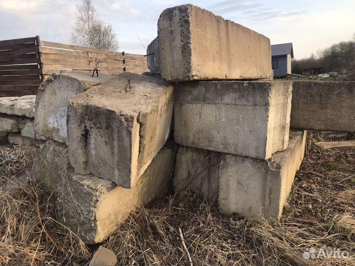 Блоки бетонные б/у