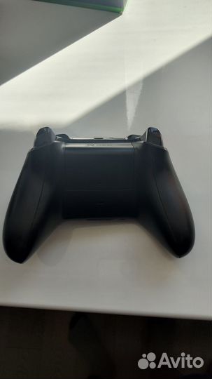 Xbox one x 1tb с game pass и игрой