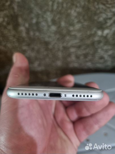 iPhone 8, 64 ГБ