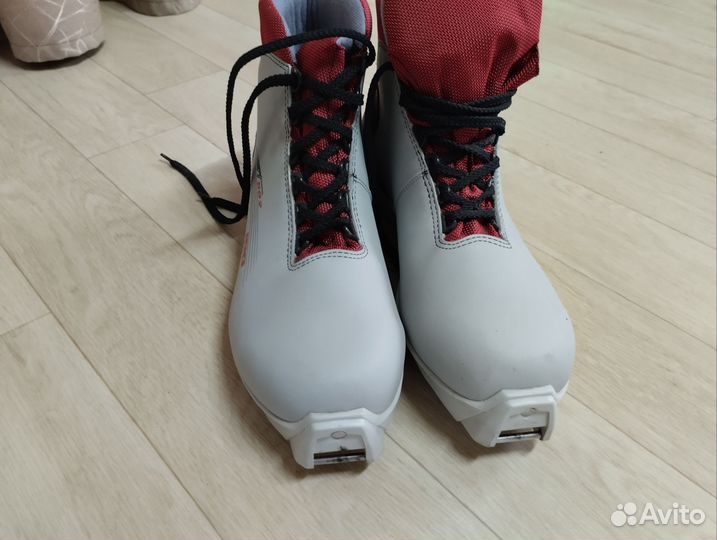 Лыжные ботинки isg 502