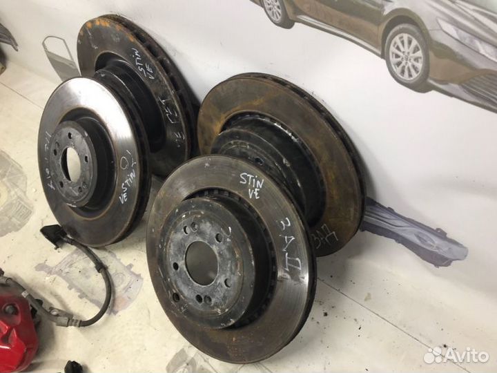 Суппорт Kia Stinger