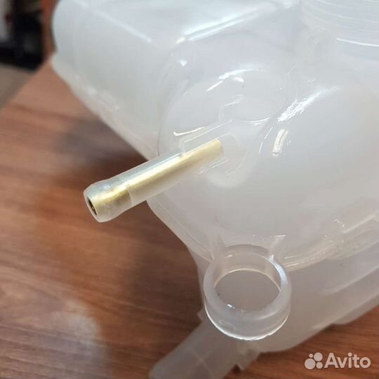 Бачок расширительный Chevrolet Cruze, Opel Astra J