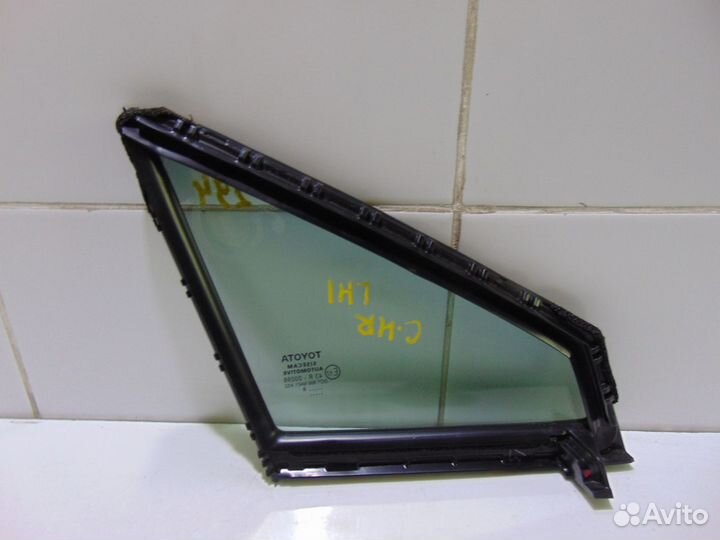 Стекло двери (форточка) переднее левое Toyota C-Hr