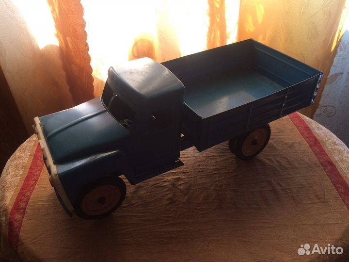Игрушка металлическая газ, времен СССР