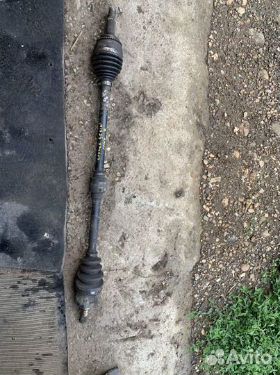 Привод правый Mitsubishi Lancer Cedia