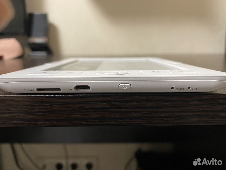 Электронная книга Digma e61M