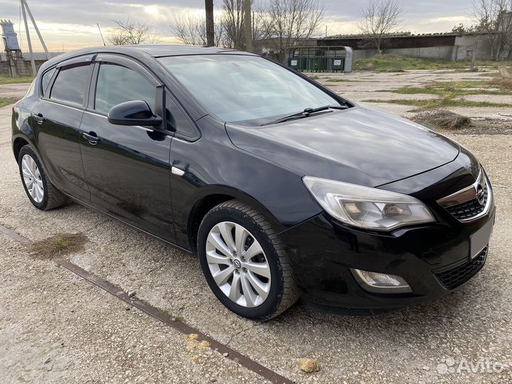 Opel Astra 1.4 МТ, 2011, 246 000 км