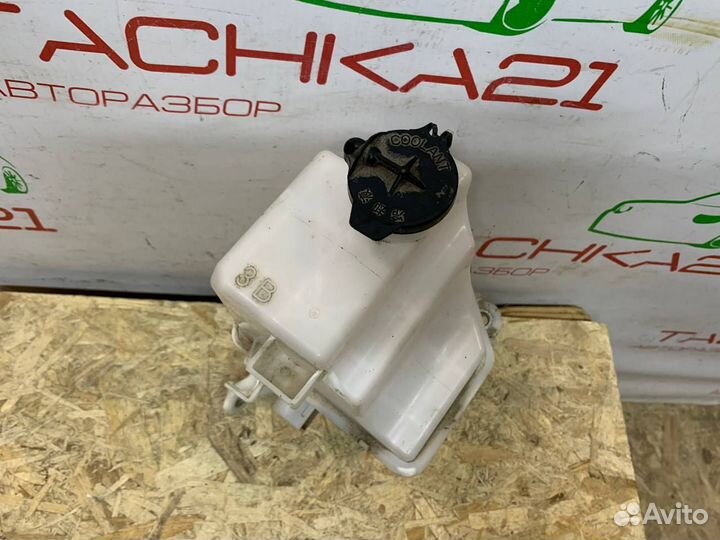 Расширительный бачок Toyota RAV4 XA50 / Highlander