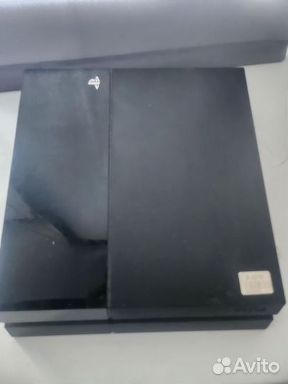 Продам PlayStation 4