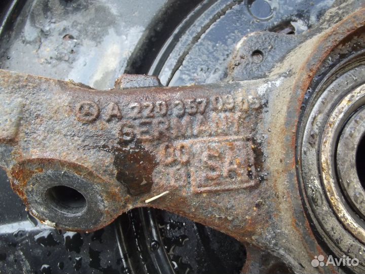 Ступица в сборе задняя левая Mercedes W215 W220