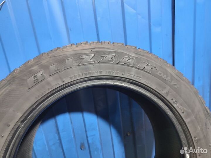 Bridgestone Blizzak DM-V1 235/60 R18