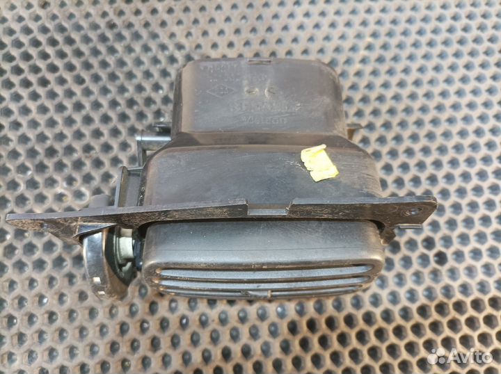 5010605120 Дефлектор воздушный Renault Premium