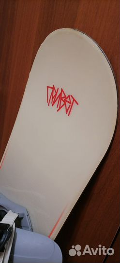 Сноуборд с креплениями