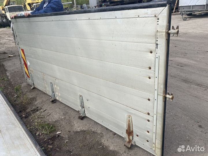 Задние ворота на прицеп