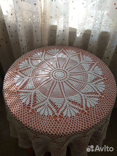 Скатерть круглая вязаная