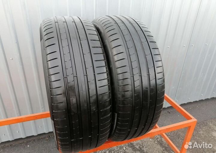 Pirelli P Zero PZ4 235/50 R19 103Y