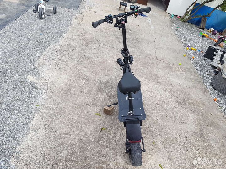 Электросамокат Ultron T 108