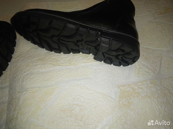 Ботинки мужские зимние 43 размер новые