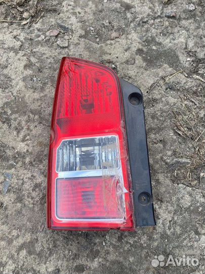 Задний фонарь Nissan Pathfinder