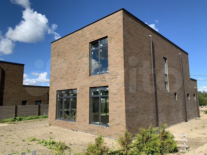 Дом 267 м² на участке 7 сот.